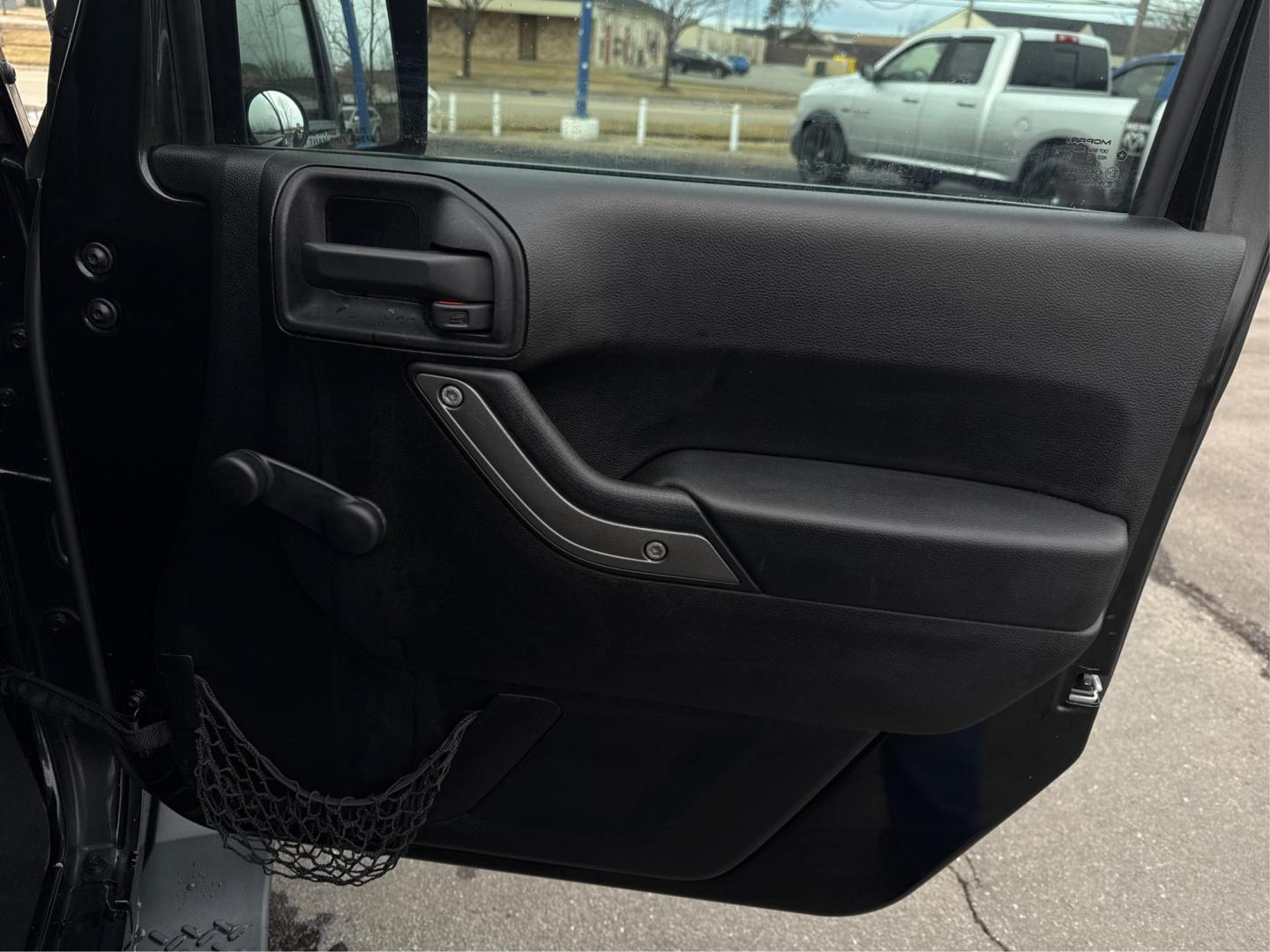 2013 BLACK JEEP WRANGLER (1C4BJWDG3DL) with an V6,3.6L(220 CID),DOHC engine, AUTOMATIC transmission, located at 14600 Frazho Road, Warren, MI, 48089, (586) 776-3400, 42.485996, -82.974220 - Photo#19