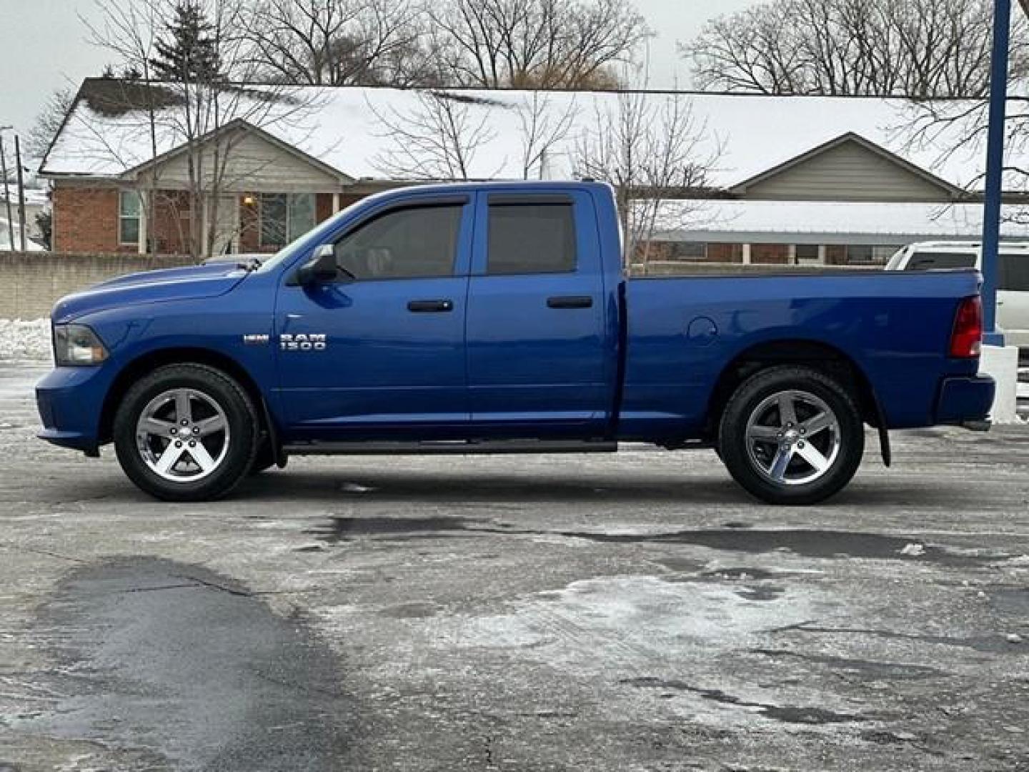 2014 BLUE RAM 1500 (1C6RR7FT5ES) with an V8,5.7L(345 CID),OHV engine, AUTOMATIC transmission, located at 14600 Frazho Road, Warren, MI, 48089, (586) 776-3400, 42.485996, -82.974220 - Photo#7