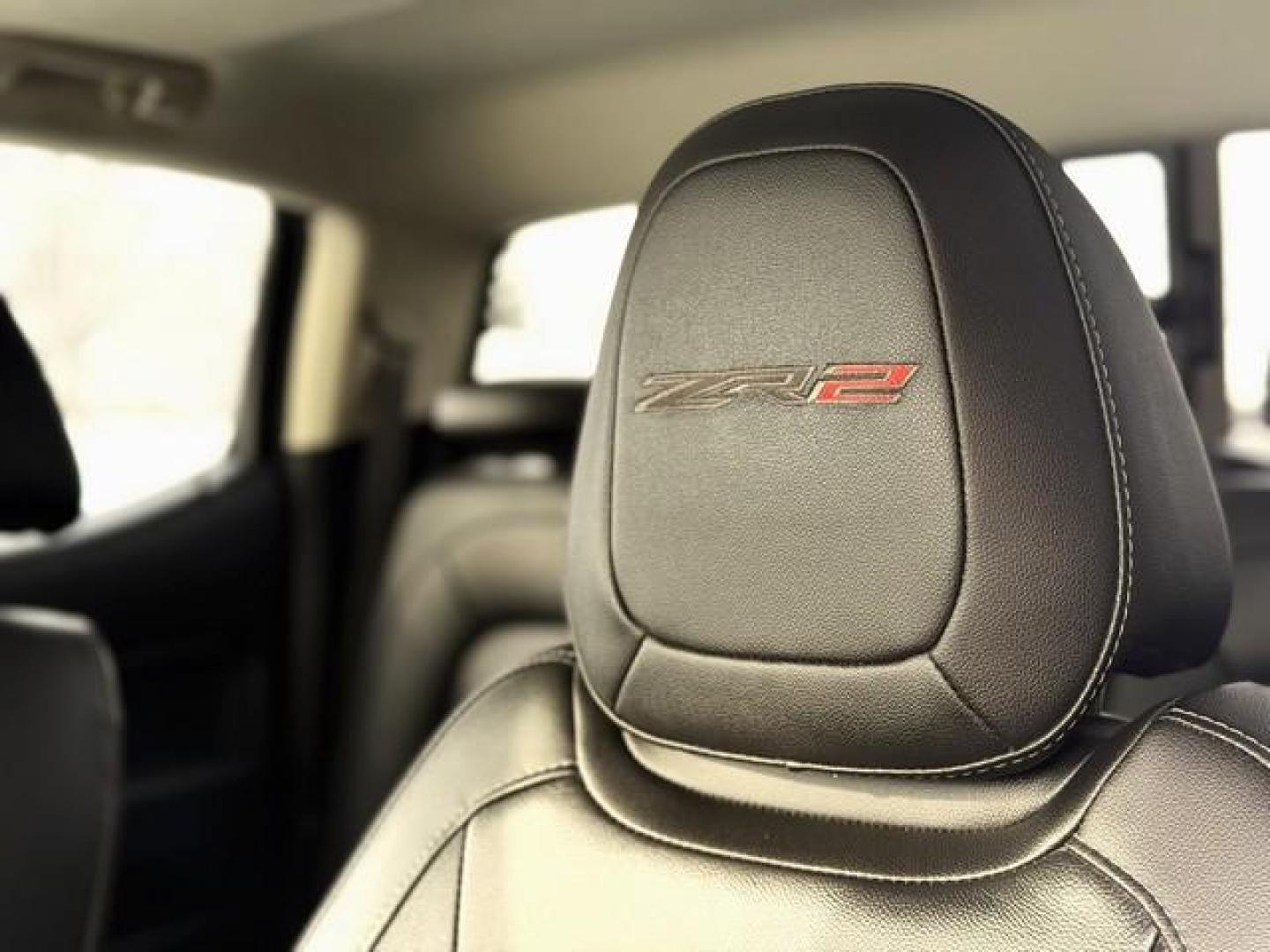 2019 WHITE CHEVROLET COLORADO (1GCGTEEN6K1) with an V6,3.6L(222 CID),DOHC engine, AUTOMATIC transmission, located at 14600 Frazho Road, Warren, MI, 48089, (586) 776-3400, 42.485996, -82.974220 - Photo#9
