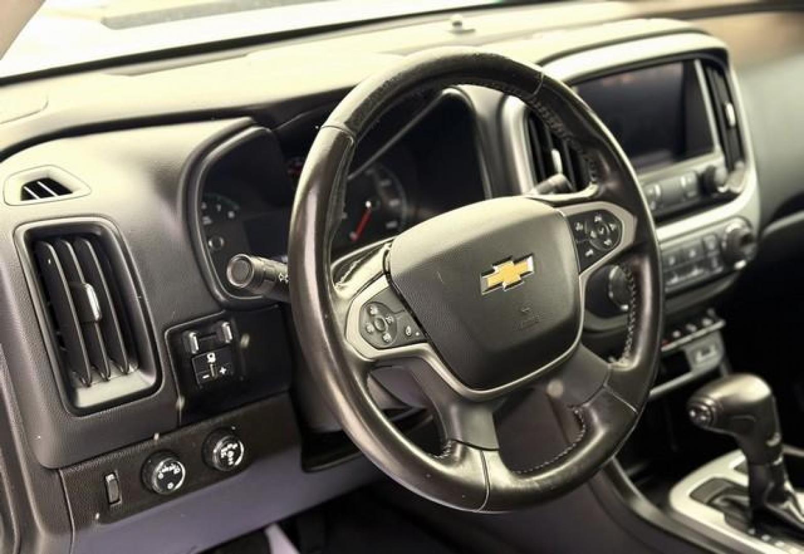 2019 WHITE CHEVROLET COLORADO (1GCGTEEN6K1) with an V6,3.6L(222 CID),DOHC engine, AUTOMATIC transmission, located at 14600 Frazho Road, Warren, MI, 48089, (586) 776-3400, 42.485996, -82.974220 - Photo#11