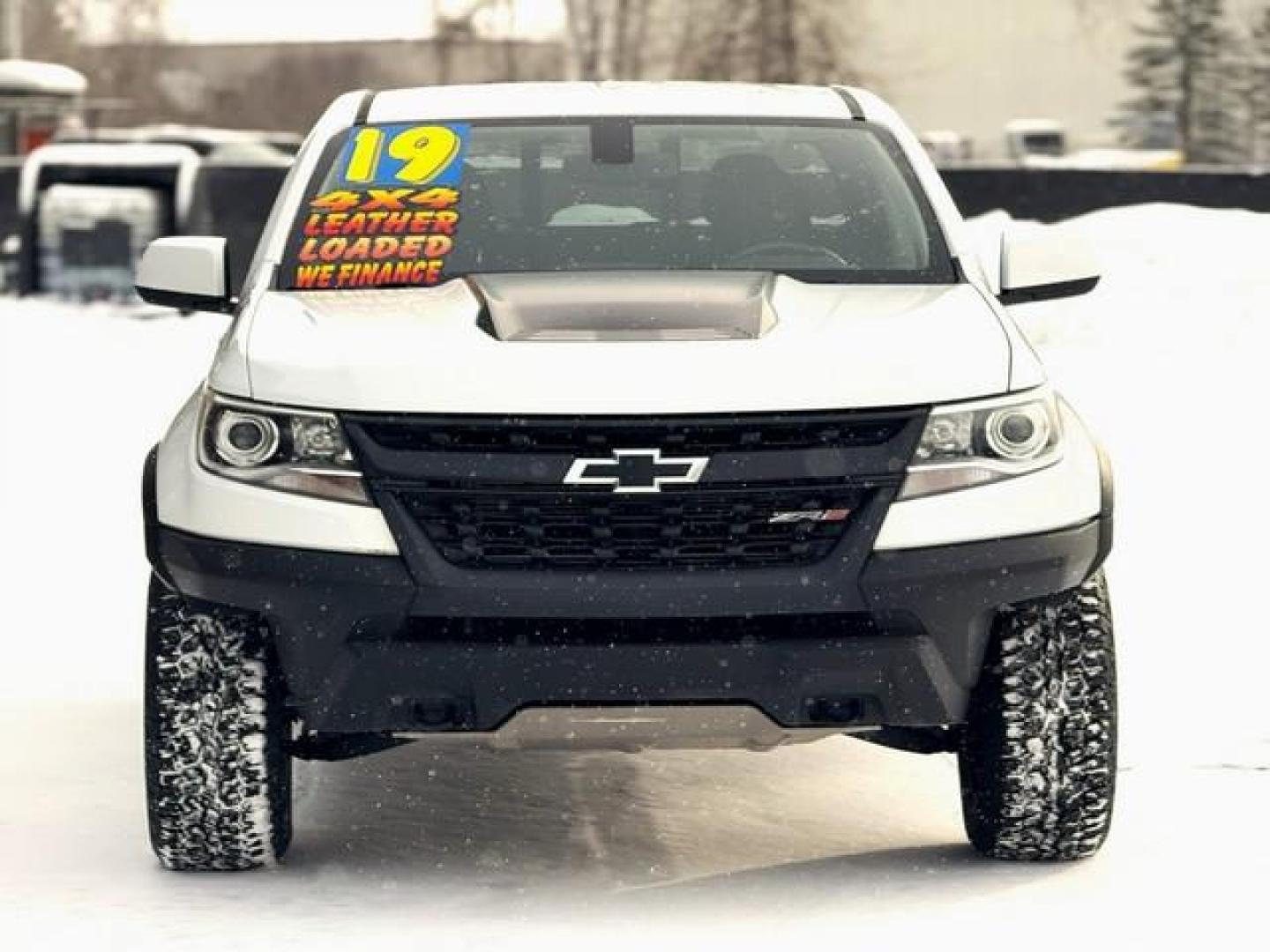 2019 WHITE CHEVROLET COLORADO (1GCGTEEN6K1) with an V6,3.6L(222 CID),DOHC engine, AUTOMATIC transmission, located at 14600 Frazho Road, Warren, MI, 48089, (586) 776-3400, 42.485996, -82.974220 - Photo#1