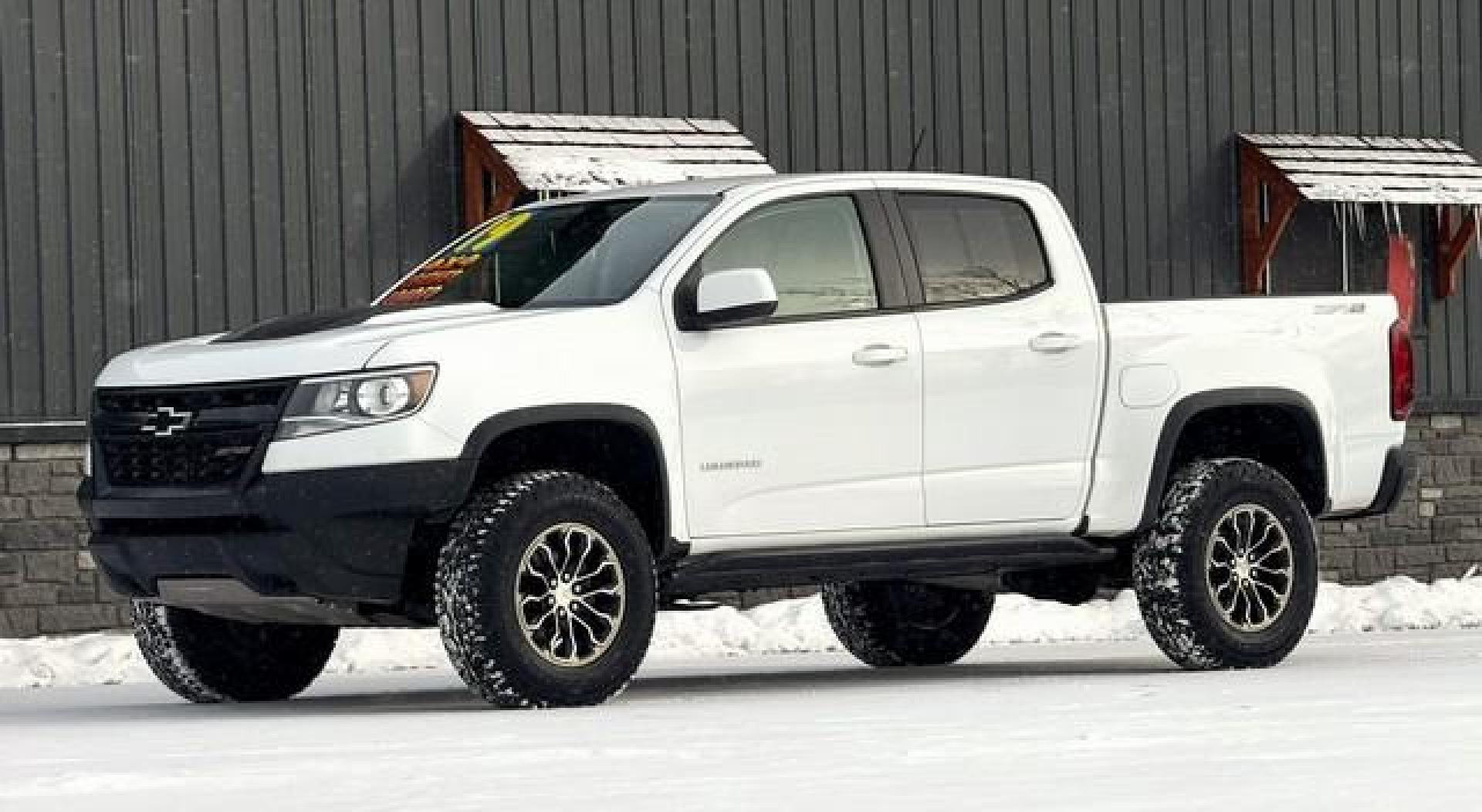 2019 WHITE CHEVROLET COLORADO (1GCGTEEN6K1) with an V6,3.6L(222 CID),DOHC engine, AUTOMATIC transmission, located at 14600 Frazho Road, Warren, MI, 48089, (586) 776-3400, 42.485996, -82.974220 - Photo#2