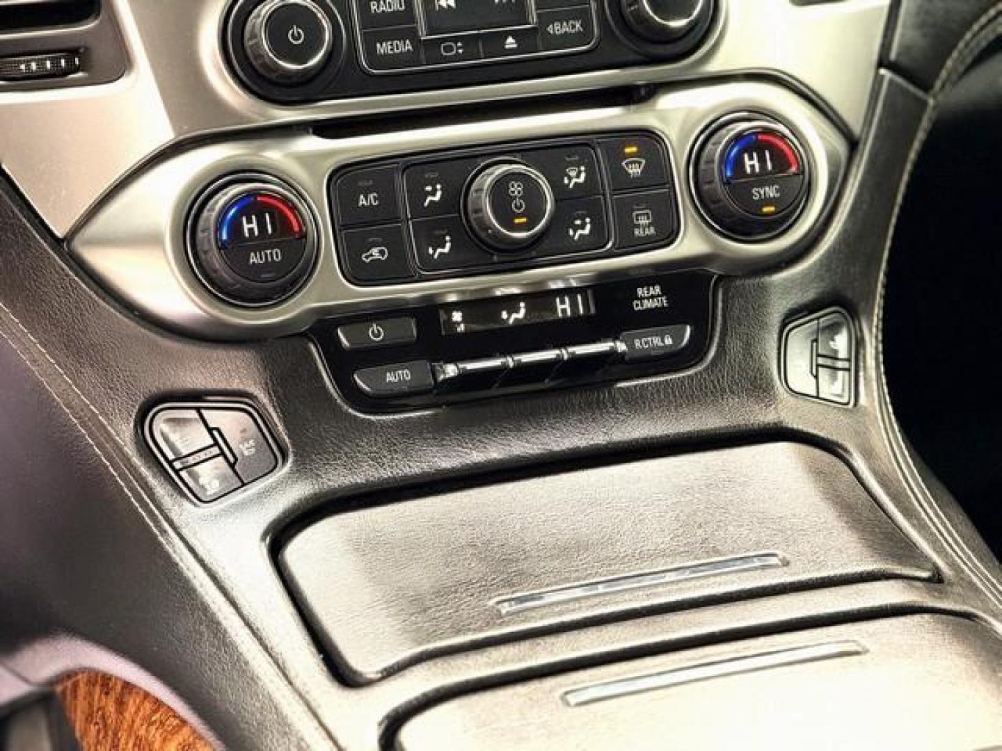 2015 BLACK CHEVROLET SUBURBAN (1GNSKKKC4FR) with an V8,5.3L(325 CID),OHV engine, AUTOMATIC transmission, located at 14600 Frazho Road, Warren, MI, 48089, (586) 776-3400, 42.485996, -82.974220 - Photo#14