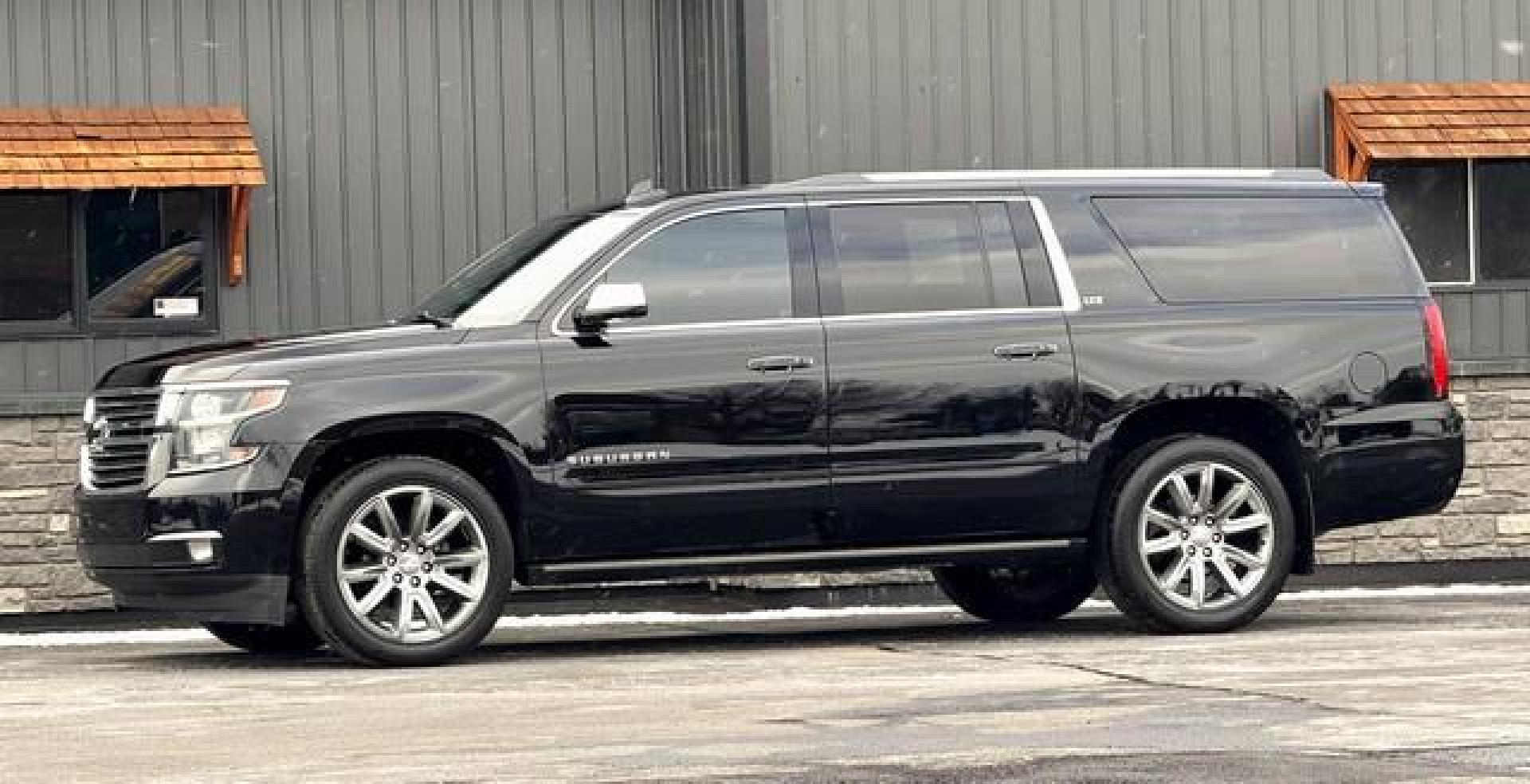 2015 BLACK CHEVROLET SUBURBAN (1GNSKKKC4FR) with an V8,5.3L(325 CID),OHV engine, AUTOMATIC transmission, located at 14600 Frazho Road, Warren, MI, 48089, (586) 776-3400, 42.485996, -82.974220 - Photo#3