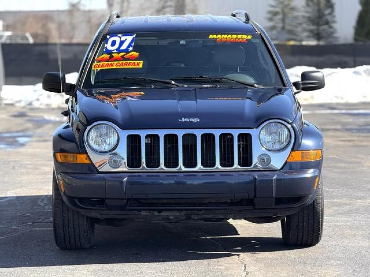 2007 BLUE JEEP LIBERTY (1J4GL58K37W) with an V6,3.7L(226 CID),SOHC engine, AUTOMATIC transmission, located at 14600 Frazho Road, Warren, MI, 48089, (586) 776-3400, 42.485996, -82.974220 - Photo#4