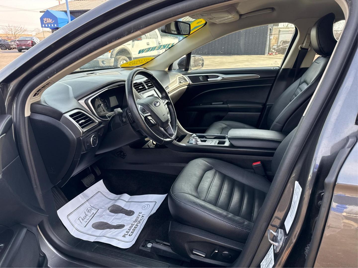 2018 GRAY FORD FUSION (3FA6P0T96JR) with an L4,2.0L(122 CID),DOHC engine, AUTOMATIC transmission, located at 14600 Frazho Road, Warren, MI, 48089, (586) 776-3400, 42.485996, -82.974220 - Photo#8