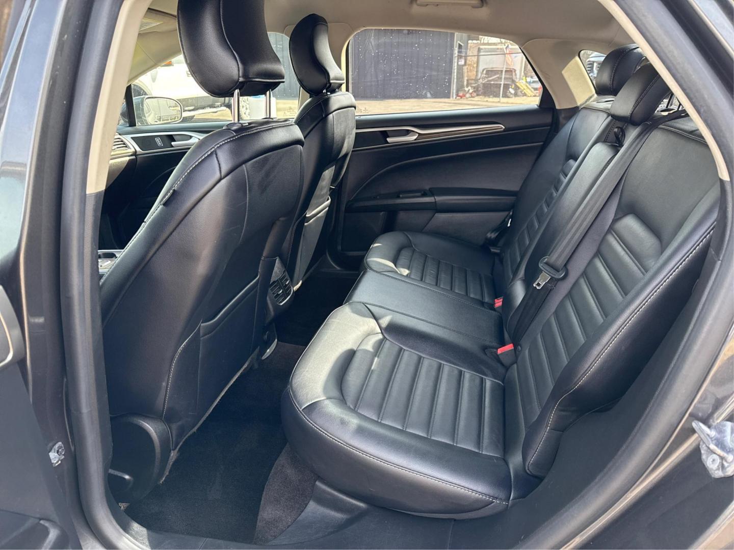 2018 GRAY FORD FUSION (3FA6P0T96JR) with an L4,2.0L(122 CID),DOHC engine, AUTOMATIC transmission, located at 14600 Frazho Road, Warren, MI, 48089, (586) 776-3400, 42.485996, -82.974220 - Photo#9