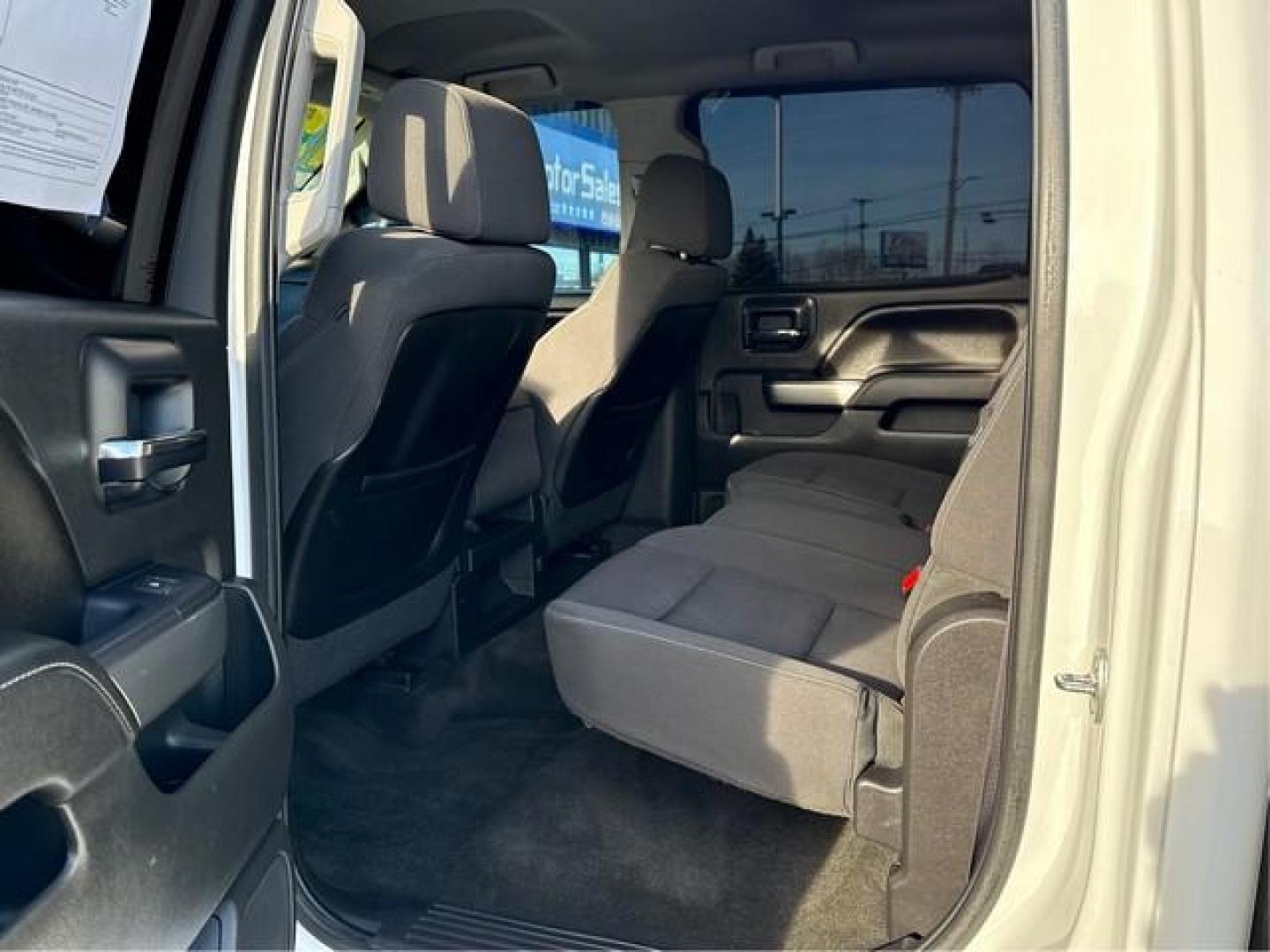 2015 WHITE CHEVROLET SILVERADO 1500 (3GCUKREC4FG) with an V8,5.3L(325 CID),OHV engine, AUTOMATIC transmission, located at 14600 Frazho Road, Warren, MI, 48089, (586) 776-3400, 42.485996, -82.974220 - Photo#9