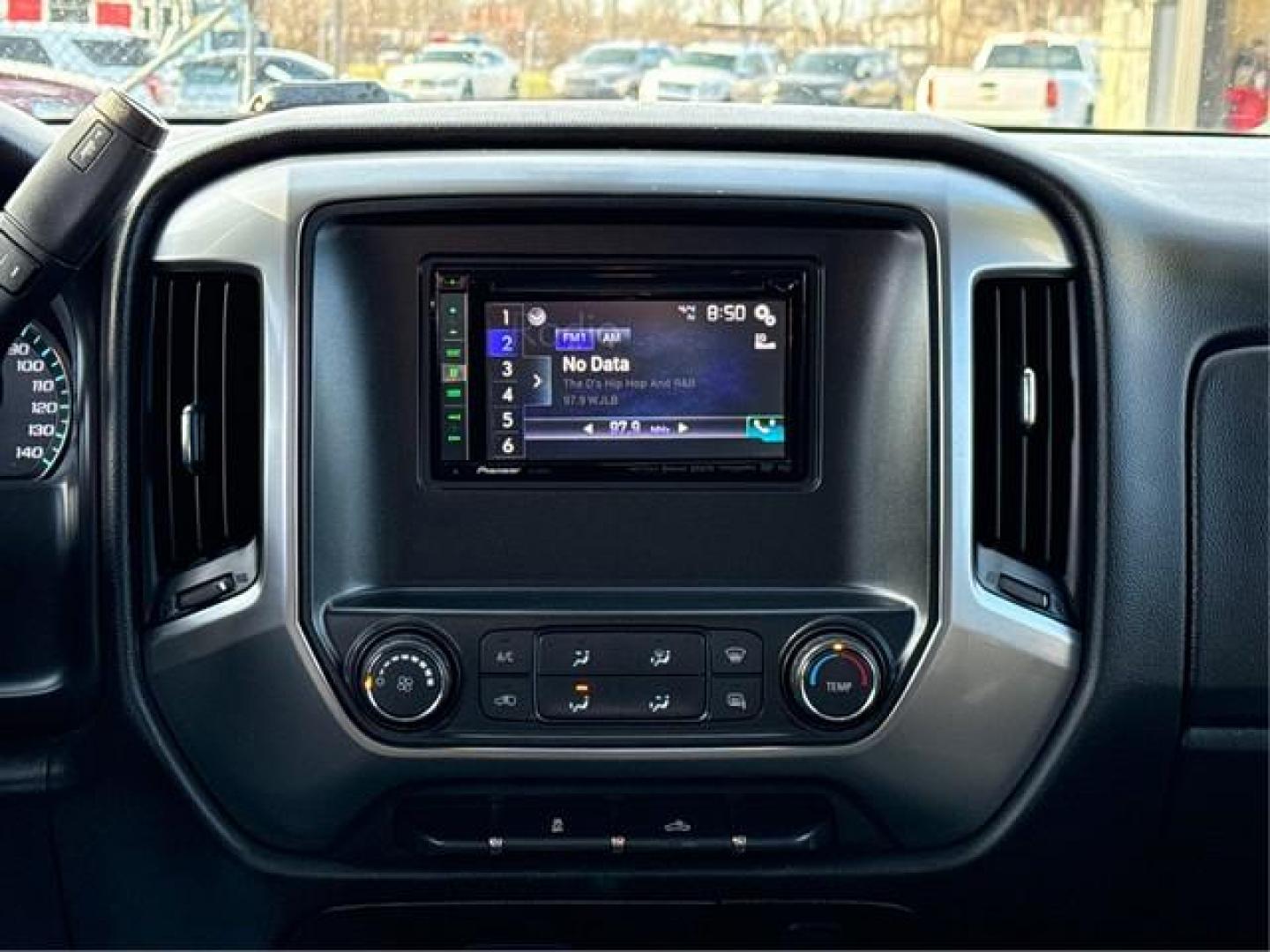 2015 WHITE CHEVROLET SILVERADO 1500 (3GCUKREC4FG) with an V8,5.3L(325 CID),OHV engine, AUTOMATIC transmission, located at 14600 Frazho Road, Warren, MI, 48089, (586) 776-3400, 42.485996, -82.974220 - Photo#13