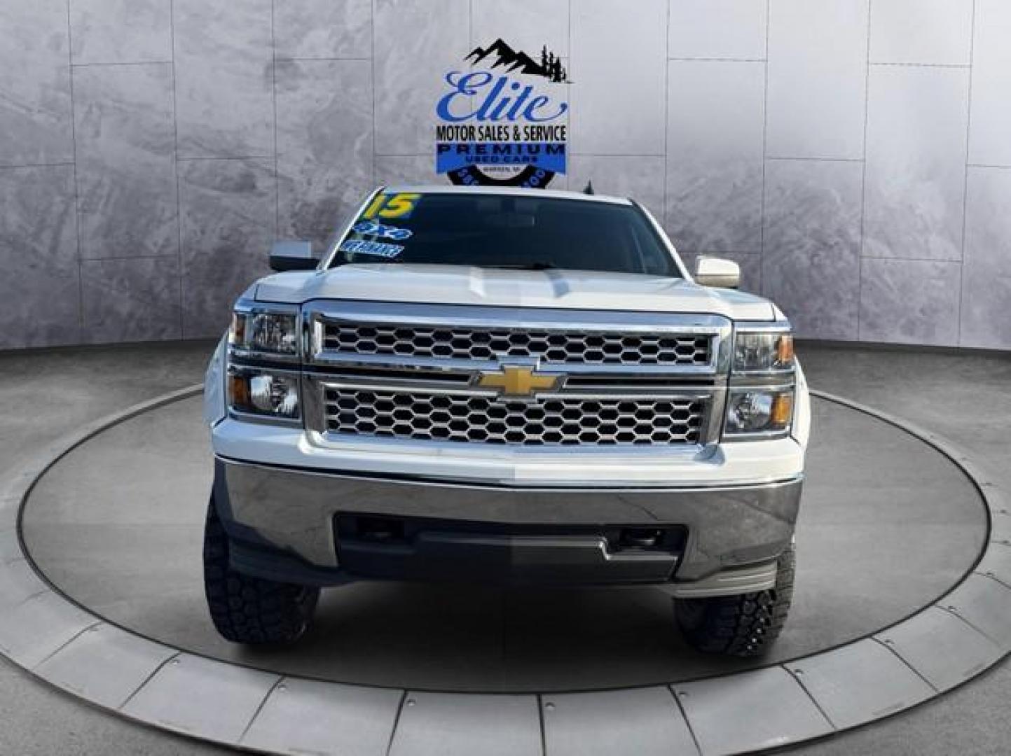 2015 WHITE CHEVROLET SILVERADO 1500 (3GCUKREC4FG) with an V8,5.3L(325 CID),OHV engine, AUTOMATIC transmission, located at 14600 Frazho Road, Warren, MI, 48089, (586) 776-3400, 42.485996, -82.974220 - Photo#1