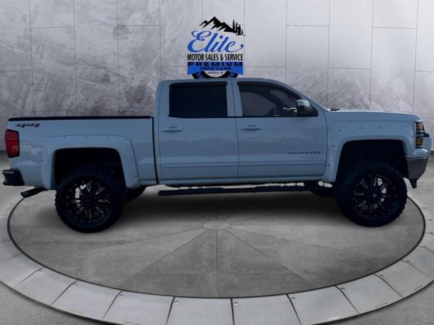 2015 WHITE CHEVROLET SILVERADO 1500 (3GCUKREC4FG) with an V8,5.3L(325 CID),OHV engine, AUTOMATIC transmission, located at 14600 Frazho Road, Warren, MI, 48089, (586) 776-3400, 42.485996, -82.974220 - Photo#3
