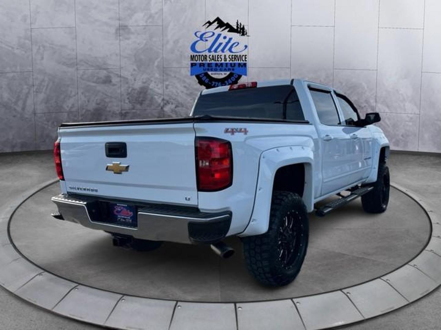 2015 WHITE CHEVROLET SILVERADO 1500 (3GCUKREC4FG) with an V8,5.3L(325 CID),OHV engine, AUTOMATIC transmission, located at 14600 Frazho Road, Warren, MI, 48089, (586) 776-3400, 42.485996, -82.974220 - Photo#4