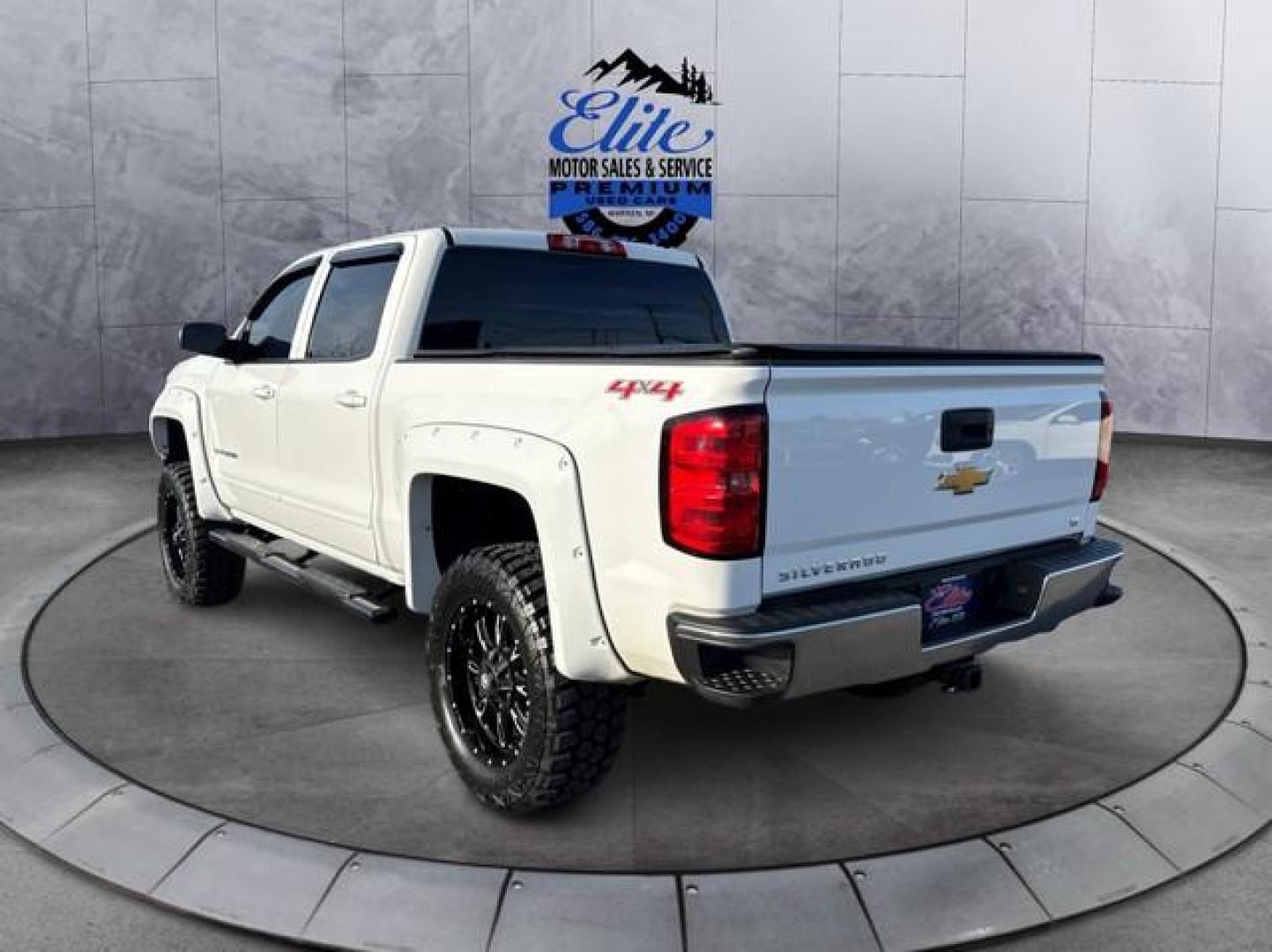 2015 WHITE CHEVROLET SILVERADO 1500 (3GCUKREC4FG) with an V8,5.3L(325 CID),OHV engine, AUTOMATIC transmission, located at 14600 Frazho Road, Warren, MI, 48089, (586) 776-3400, 42.485996, -82.974220 - Photo#6