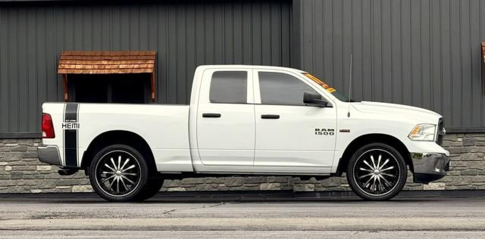 2017 WHITE RAM 1500 (1C6RR7FT4HS) with an V8,5.7L(345 CID),OHV engine, AUTOMATIC transmission, located at 14600 Frazho Road, Warren, MI, 48089, (586) 776-3400, 42.485996, -82.974220 - Photo#1