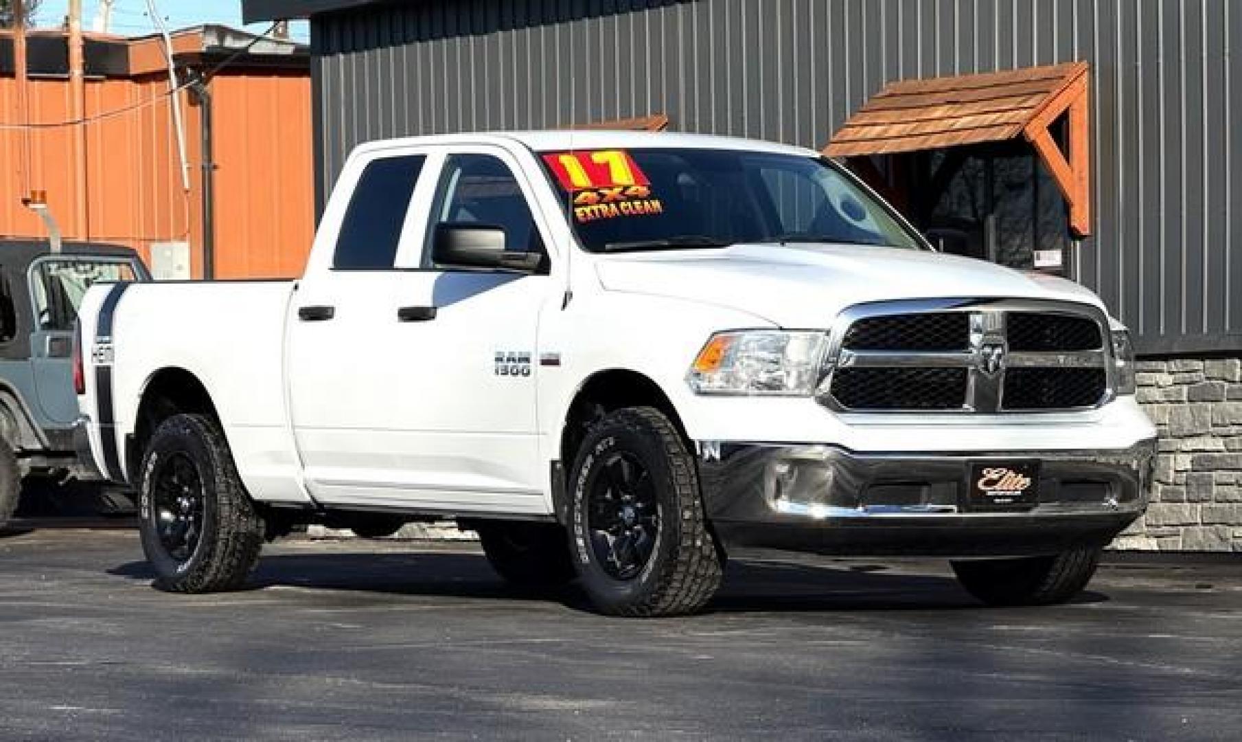 2017 WHITE RAM 1500 (1C6RR7FT4HS) with an V8,5.7L(345 CID),OHV engine, AUTOMATIC transmission, located at 14600 Frazho Road, Warren, MI, 48089, (586) 776-3400, 42.485996, -82.974220 - Photo#2