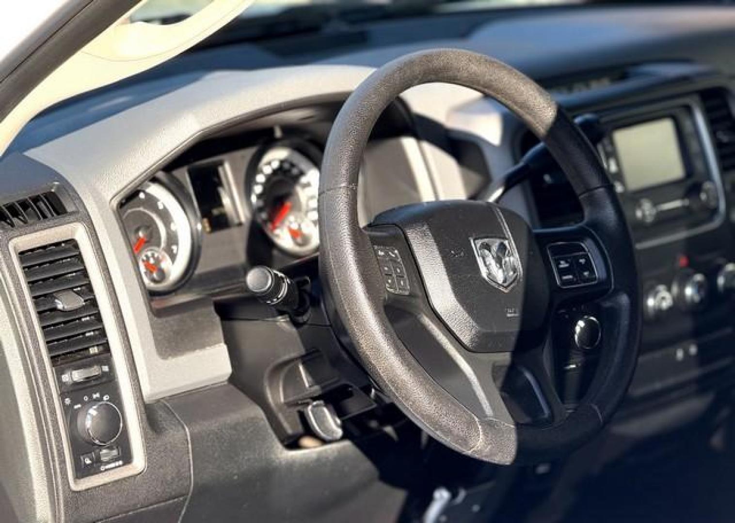 2017 WHITE RAM 1500 (1C6RR7FT4HS) with an V8,5.7L(345 CID),OHV engine, AUTOMATIC transmission, located at 14600 Frazho Road, Warren, MI, 48089, (586) 776-3400, 42.485996, -82.974220 - Photo#8