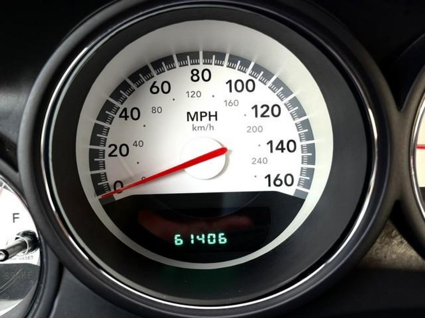 2009 BLACK DODGE CHALLENGER (2B3LJ54T89H) with an V8,5.7L(345 CID),OHV engine, AUTOMATIC transmission, located at 14600 Frazho Road, Warren, MI, 48089, (586) 776-3400, 42.485996, -82.974220 - Photo#15