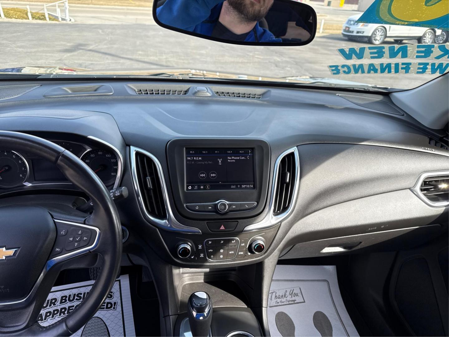 2020 GRAY CHEVROLET EQUINOX (3GNAXJEV0LS) with an L4,1.5L(91 CID), engine, AUTOMATIC transmission, located at 14600 Frazho Road, Warren, MI, 48089, (586) 776-3400, 42.485996, -82.974220 - Photo#13