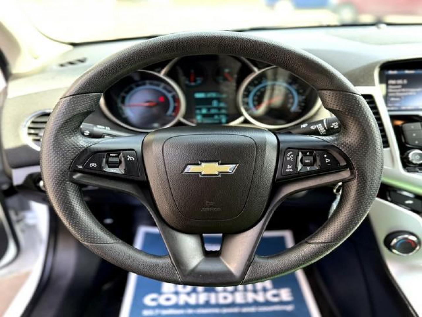 2016 WHITE CHEVROLET CRUZE LIMITED (1G1PE5SBXG7) with an L4,1.4L(83 CID),DOHC engine, AUTOMATIC transmission, located at 14600 Frazho Road, Warren, MI, 48089, (586) 776-3400, 42.485996, -82.974220 - Photo#9