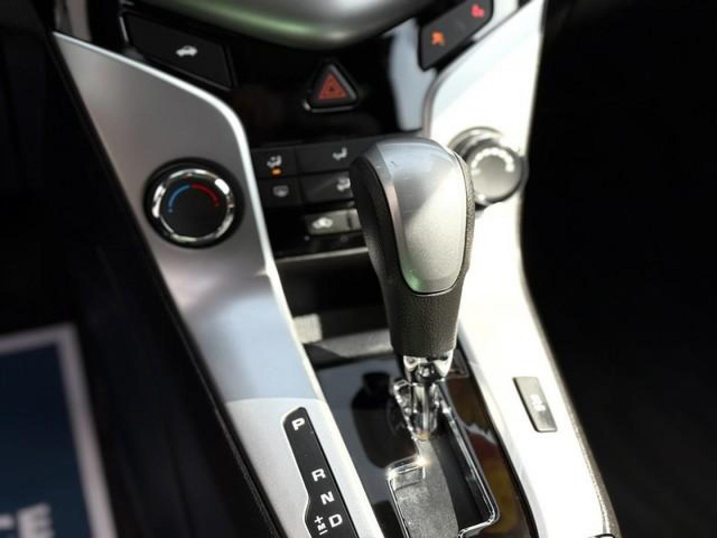 2016 WHITE CHEVROLET CRUZE LIMITED (1G1PE5SBXG7) with an L4,1.4L(83 CID),DOHC engine, AUTOMATIC transmission, located at 14600 Frazho Road, Warren, MI, 48089, (586) 776-3400, 42.485996, -82.974220 - Photo#11