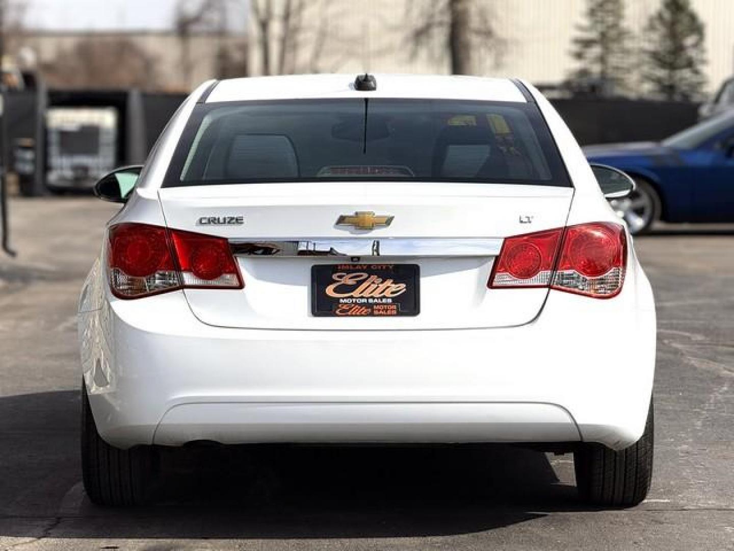 2016 WHITE CHEVROLET CRUZE LIMITED (1G1PE5SBXG7) with an L4,1.4L(83 CID),DOHC engine, AUTOMATIC transmission, located at 14600 Frazho Road, Warren, MI, 48089, (586) 776-3400, 42.485996, -82.974220 - Photo#5