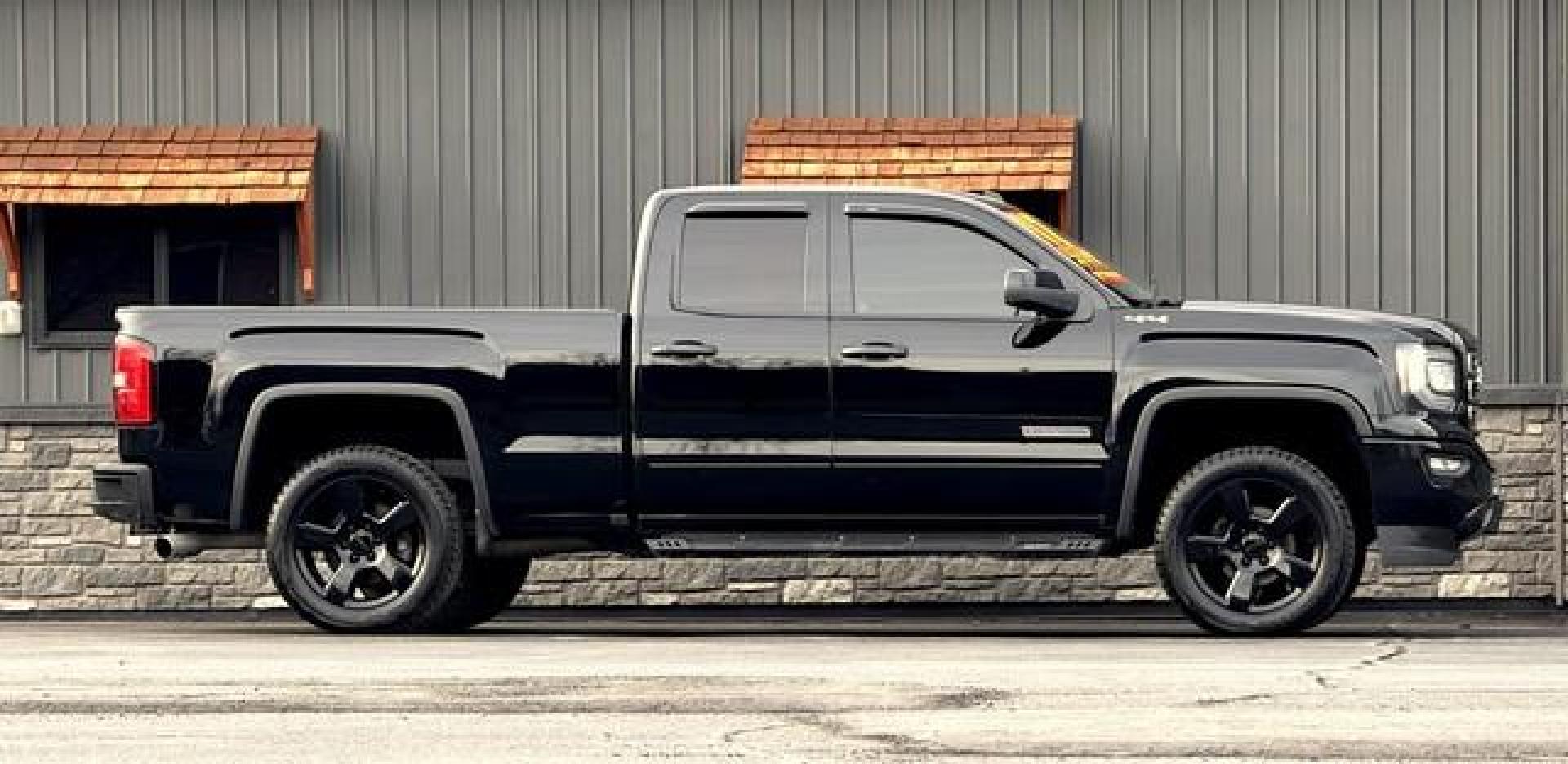2017 BLACK GMC SIERRA 1500 (1GTV2LEC8HZ) with an V8,5.3L(325 CID),OHV engine, AUTOMATIC transmission, located at 14600 Frazho Road, Warren, MI, 48089, (586) 776-3400, 42.485996, -82.974220 - Photo#2