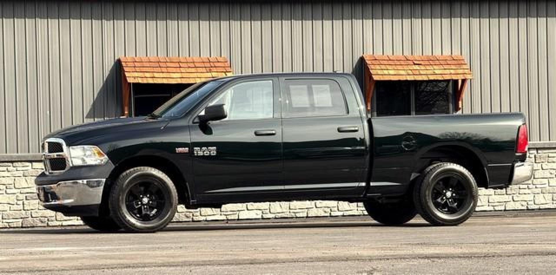 2015 BLACK FOREST GREEN RAM 1500 (1C6RR7ST6FS) with an V8,5.7L(345 CID),OHV engine, AUTOMATIC transmission, located at 14600 Frazho Road, Warren, MI, 48089, (586) 776-3400, 42.485996, -82.974220 - Photo#2