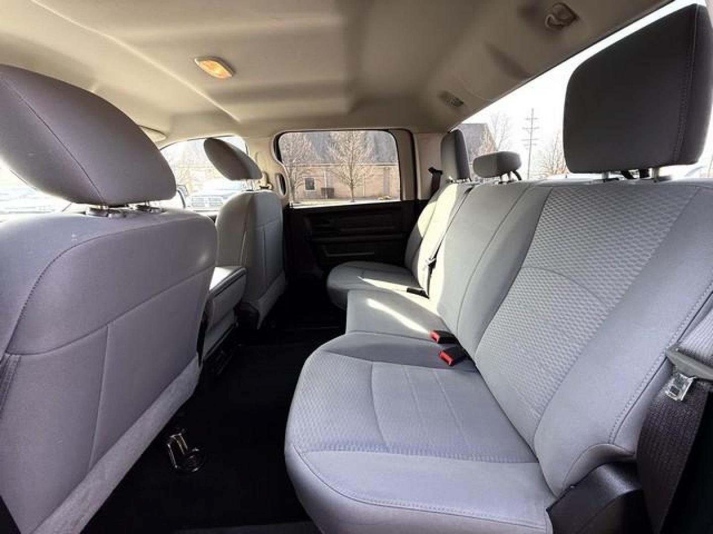 2015 BLACK FOREST GREEN RAM 1500 (1C6RR7ST6FS) with an V8,5.7L(345 CID),OHV engine, AUTOMATIC transmission, located at 14600 Frazho Road, Warren, MI, 48089, (586) 776-3400, 42.485996, -82.974220 - Photo#7