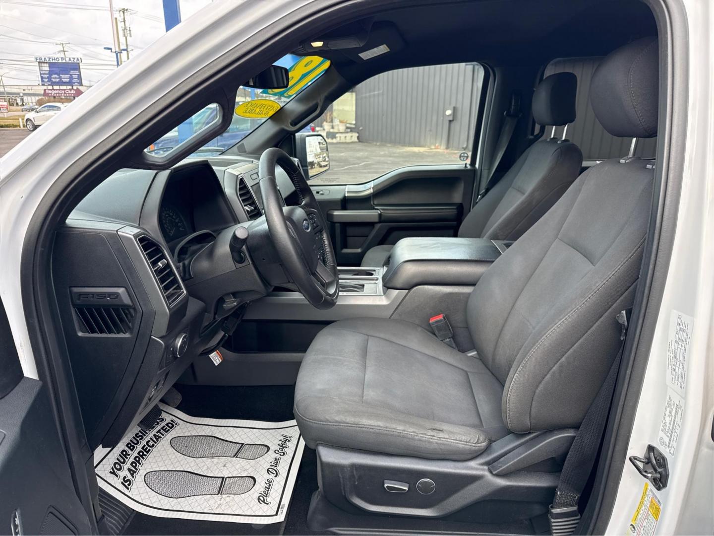 2018 WHITE FORD F-150 (1FTEW1E52JK) with an V8,5.0L(302 CID),DOHC engine, AUTOMATIC transmission, located at 14600 Frazho Road, Warren, MI, 48089, (586) 776-3400, 42.485996, -82.974220 - Photo#8