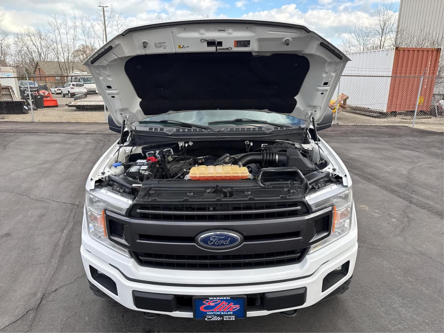 2018 WHITE FORD F-150 (1FTEW1E52JK) with an V8,5.0L(302 CID),DOHC engine, AUTOMATIC transmission, located at 14600 Frazho Road, Warren, MI, 48089, (586) 776-3400, 42.485996, -82.974220 - Photo#10