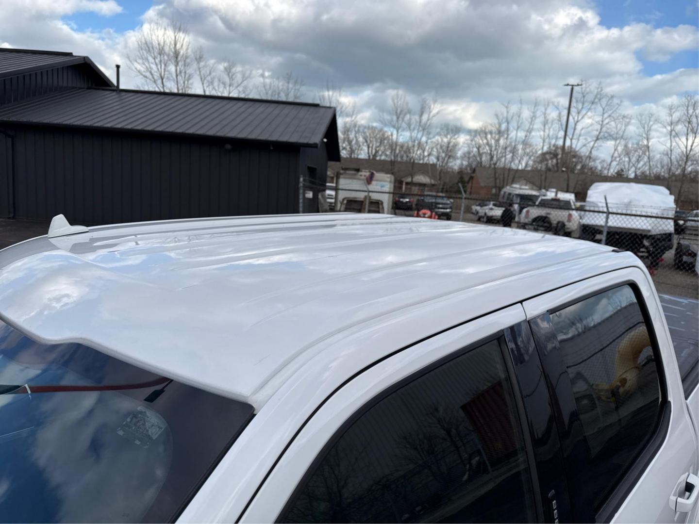 2018 WHITE FORD F-150 (1FTEW1E52JK) with an V8,5.0L(302 CID),DOHC engine, AUTOMATIC transmission, located at 14600 Frazho Road, Warren, MI, 48089, (586) 776-3400, 42.485996, -82.974220 - Photo#11