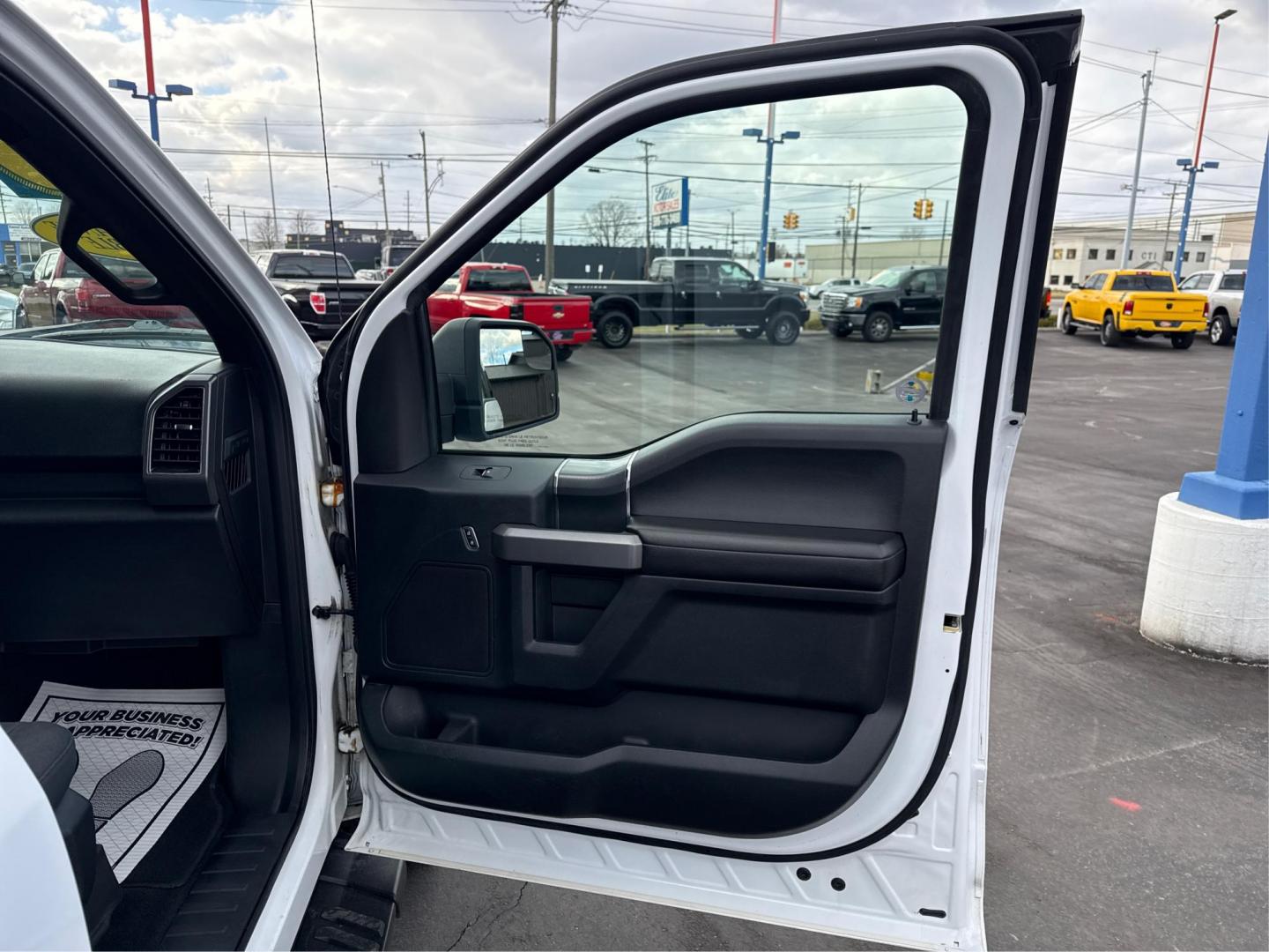 2018 WHITE FORD F-150 (1FTEW1E52JK) with an V8,5.0L(302 CID),DOHC engine, AUTOMATIC transmission, located at 14600 Frazho Road, Warren, MI, 48089, (586) 776-3400, 42.485996, -82.974220 - Photo#20