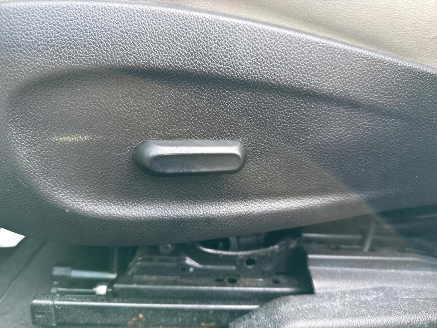 2014 WHITE BUICK VERANO (1G4PR5SK3E4) with an L4,2.4L(145 CID),DOHC engine, AUTOMATIC transmission, located at 14600 Frazho Road, Warren, MI, 48089, (586) 776-3400, 42.485996, -82.974220 - Photo#18