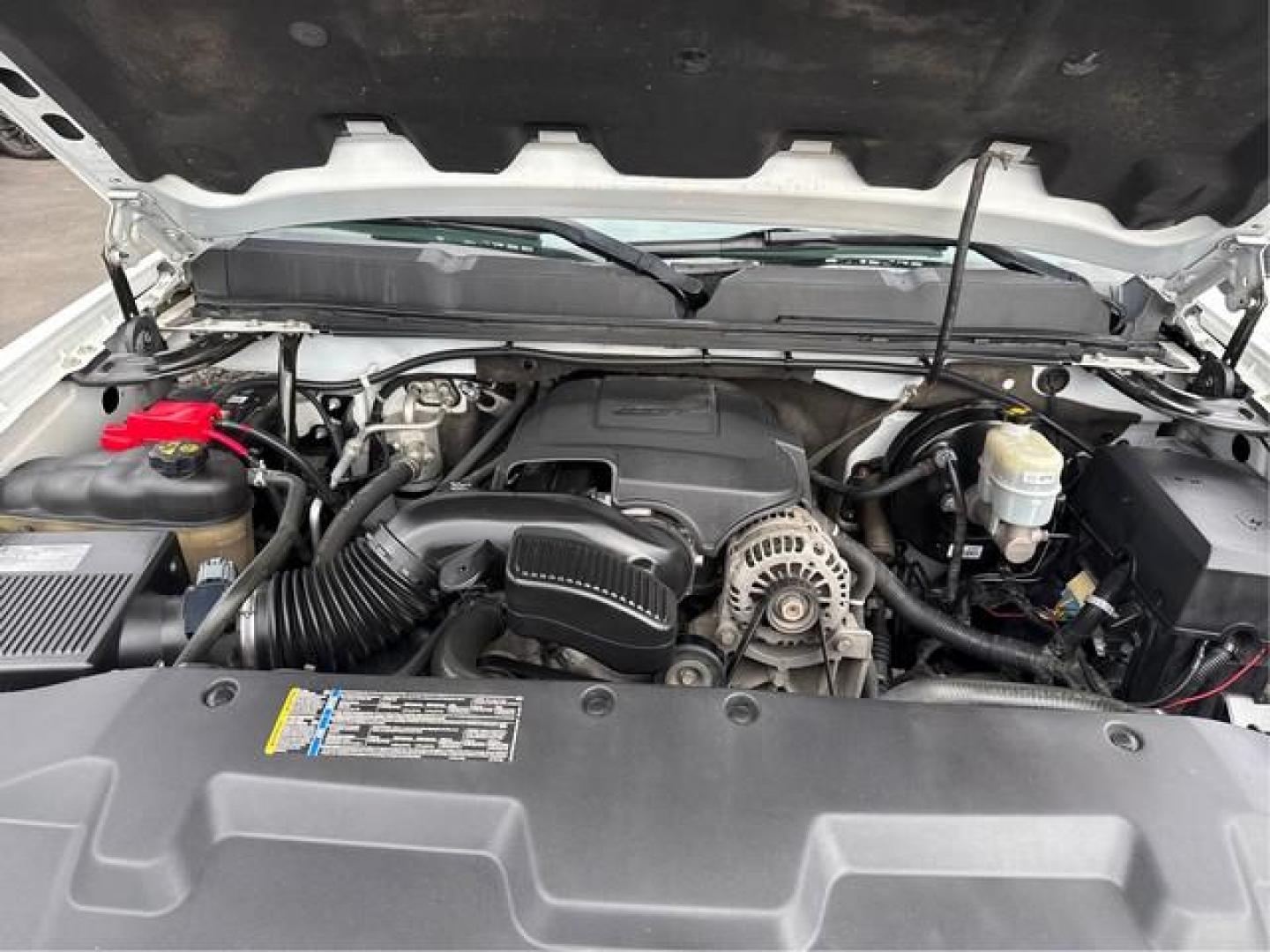 2011 WHITE CHEVROLET SILVERADO 1500 (3GCPKTE3XBG) with an V8,5.3L(325 CID),OHV engine, AUTOMATIC transmission, located at 14600 Frazho Road, Warren, MI, 48089, (586) 776-3400, 42.485996, -82.974220 - Photo#10