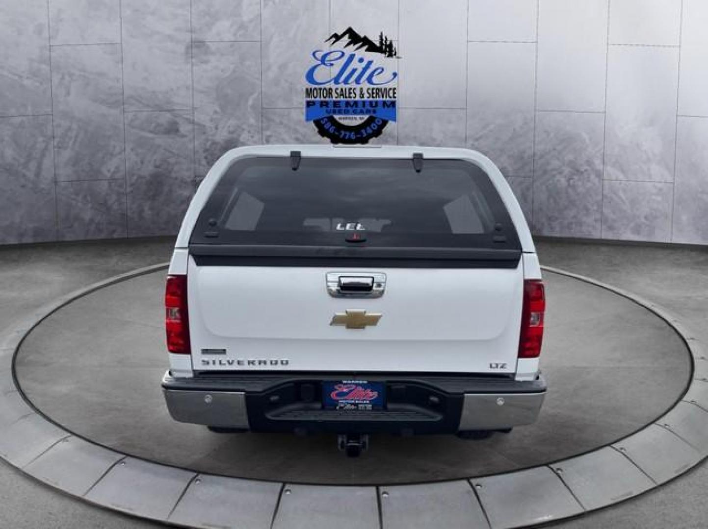 2011 WHITE CHEVROLET SILVERADO 1500 (3GCPKTE3XBG) with an V8,5.3L(325 CID),OHV engine, AUTOMATIC transmission, located at 14600 Frazho Road, Warren, MI, 48089, (586) 776-3400, 42.485996, -82.974220 - Photo#5