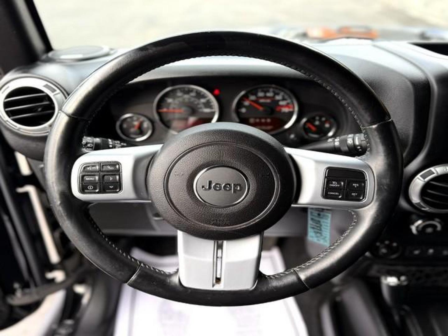2015 BLACK JEEP WRANGLER (1C4HJWFGXFL) with an V6,3.6L(220 CID),DOHC engine, AUTOMATIC transmission, located at 14600 Frazho Road, Warren, MI, 48089, (586) 776-3400, 42.485996, -82.974220 - Photo#10