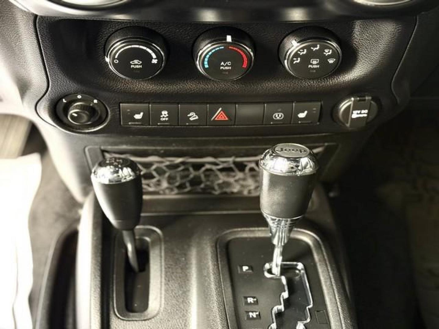 2015 BLACK JEEP WRANGLER (1C4HJWFGXFL) with an V6,3.6L(220 CID),DOHC engine, AUTOMATIC transmission, located at 14600 Frazho Road, Warren, MI, 48089, (586) 776-3400, 42.485996, -82.974220 - Photo#12