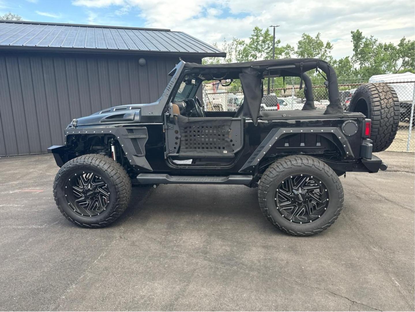 2016 BLACK JEEP WRANGLER (1C4AJWBG1GL) with an V6,3.6L(220 CID),DOHC engine, AUTOMATIC transmission, located at 14600 Frazho Road, Warren, MI, 48089, (586) 776-3400, 42.485996, -82.974220 - Photo#7