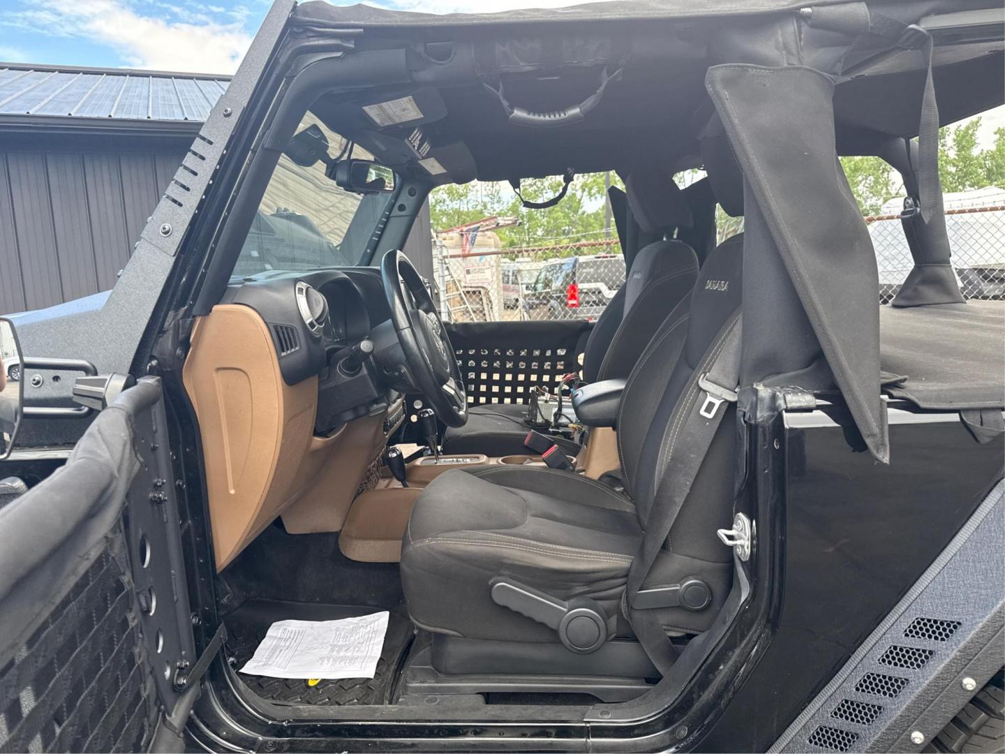 2016 BLACK JEEP WRANGLER (1C4AJWBG1GL) with an V6,3.6L(220 CID),DOHC engine, AUTOMATIC transmission, located at 14600 Frazho Road, Warren, MI, 48089, (586) 776-3400, 42.485996, -82.974220 - Photo#8