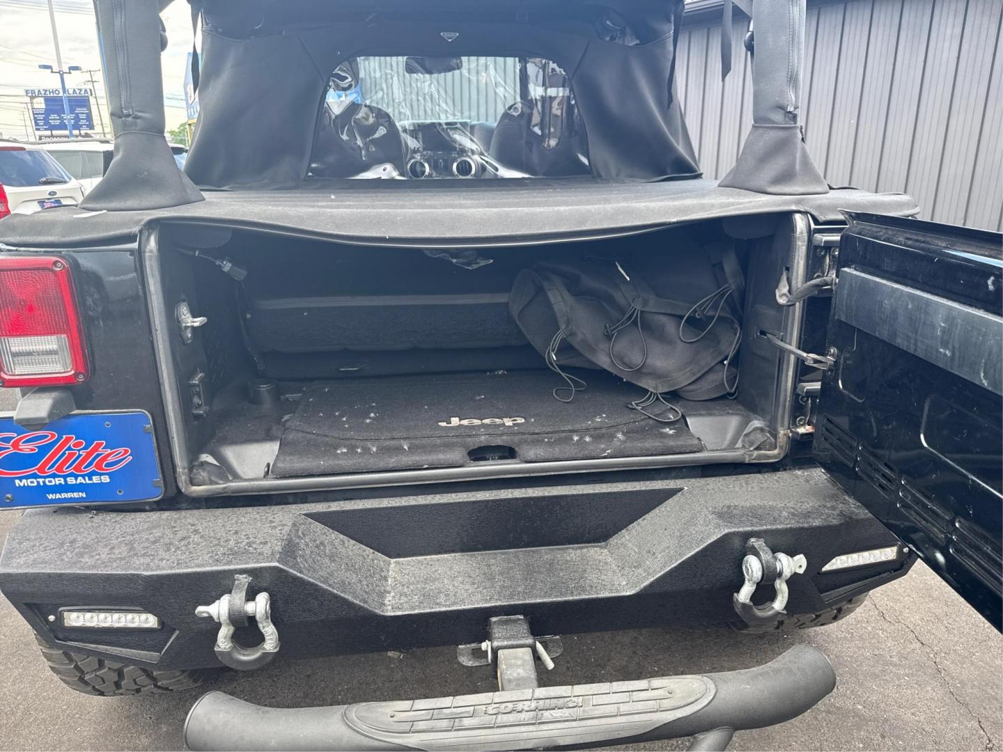 2016 BLACK JEEP WRANGLER (1C4AJWBG1GL) with an V6,3.6L(220 CID),DOHC engine, AUTOMATIC transmission, located at 14600 Frazho Road, Warren, MI, 48089, (586) 776-3400, 42.485996, -82.974220 - Photo#12