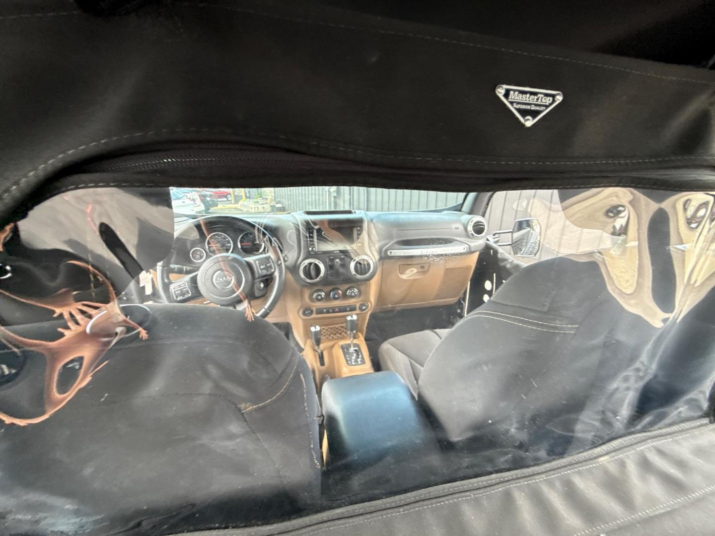 2016 BLACK JEEP WRANGLER (1C4AJWBG1GL) with an V6,3.6L(220 CID),DOHC engine, AUTOMATIC transmission, located at 14600 Frazho Road, Warren, MI, 48089, (586) 776-3400, 42.485996, -82.974220 - Photo#21