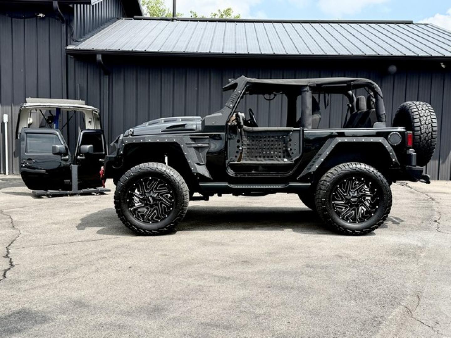 2016 BLACK JEEP WRANGLER (1C4AJWBG1GL) with an V6,3.6L(220 CID),DOHC engine, AUTOMATIC transmission, located at 14600 Frazho Road, Warren, MI, 48089, (586) 776-3400, 42.485996, -82.974220- Photo#5