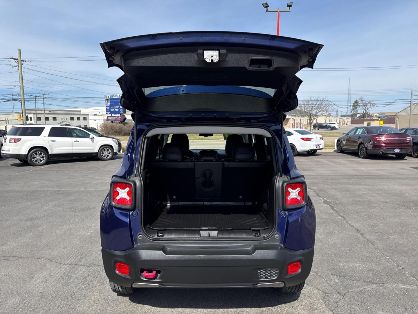 2020 PURPLE JEEP RENEGADE (ZACNJBC18LP) with an L4,1.3L(81 CID),SOHC engine, AUTOMATIC transmission, located at 14600 Frazho Road, Warren, MI, 48089, (586) 776-3400, 42.485996, -82.974220 - Photo#12