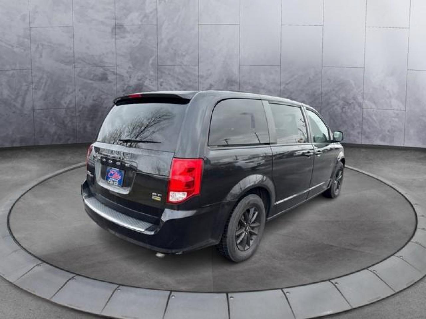 2019 BLACK DODGE GRAND CARAVAN (2C4RDGEG6KR) with an V6,3.6L(220 CID),DOHC engine, AUTOMATIC transmission, located at 14600 Frazho Road, Warren, MI, 48089, (586) 776-3400, 42.485996, -82.974220 - Photo#4