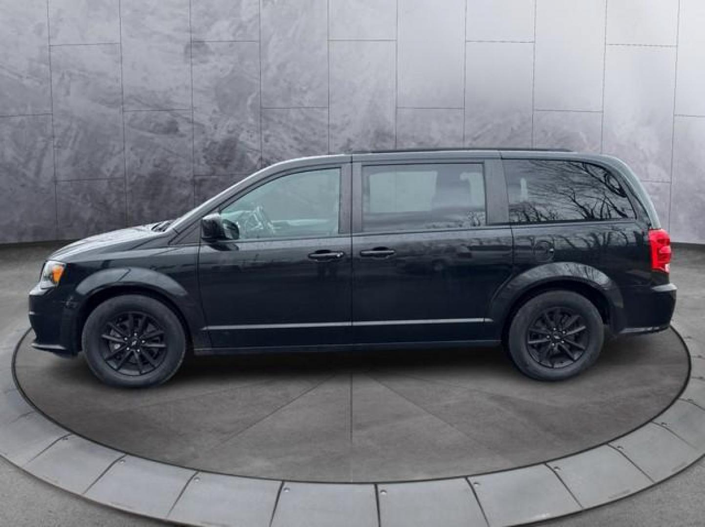 2019 BLACK DODGE GRAND CARAVAN (2C4RDGEG6KR) with an V6,3.6L(220 CID),DOHC engine, AUTOMATIC transmission, located at 14600 Frazho Road, Warren, MI, 48089, (586) 776-3400, 42.485996, -82.974220 - Photo#7