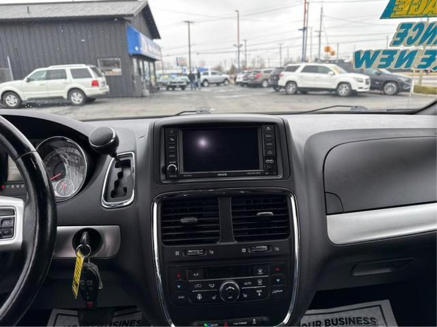 2019 BLACK DODGE GRAND CARAVAN (2C4RDGEG6KR) with an V6,3.6L(220 CID),DOHC engine, AUTOMATIC transmission, located at 14600 Frazho Road, Warren, MI, 48089, (586) 776-3400, 42.485996, -82.974220 - Photo#13