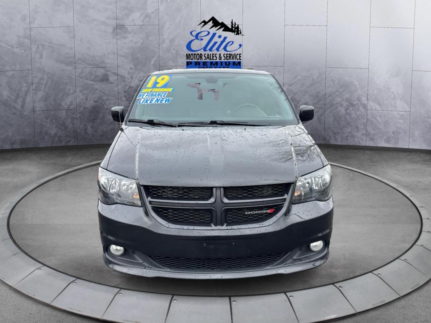 2019 BLACK DODGE GRAND CARAVAN (2C4RDGEG6KR) with an V6,3.6L(220 CID),DOHC engine, AUTOMATIC transmission, located at 14600 Frazho Road, Warren, MI, 48089, (586) 776-3400, 42.485996, -82.974220 - Photo#1