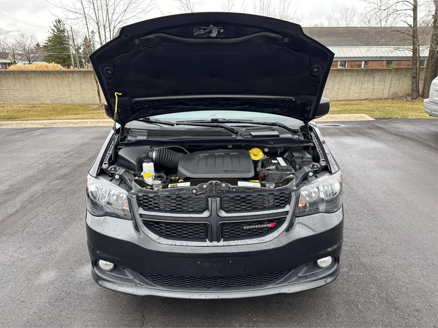 2019 BLACK DODGE GRAND CARAVAN (2C4RDGEG6KR) with an V6,3.6L(220 CID),DOHC engine, AUTOMATIC transmission, located at 14600 Frazho Road, Warren, MI, 48089, (586) 776-3400, 42.485996, -82.974220 - Photo#10