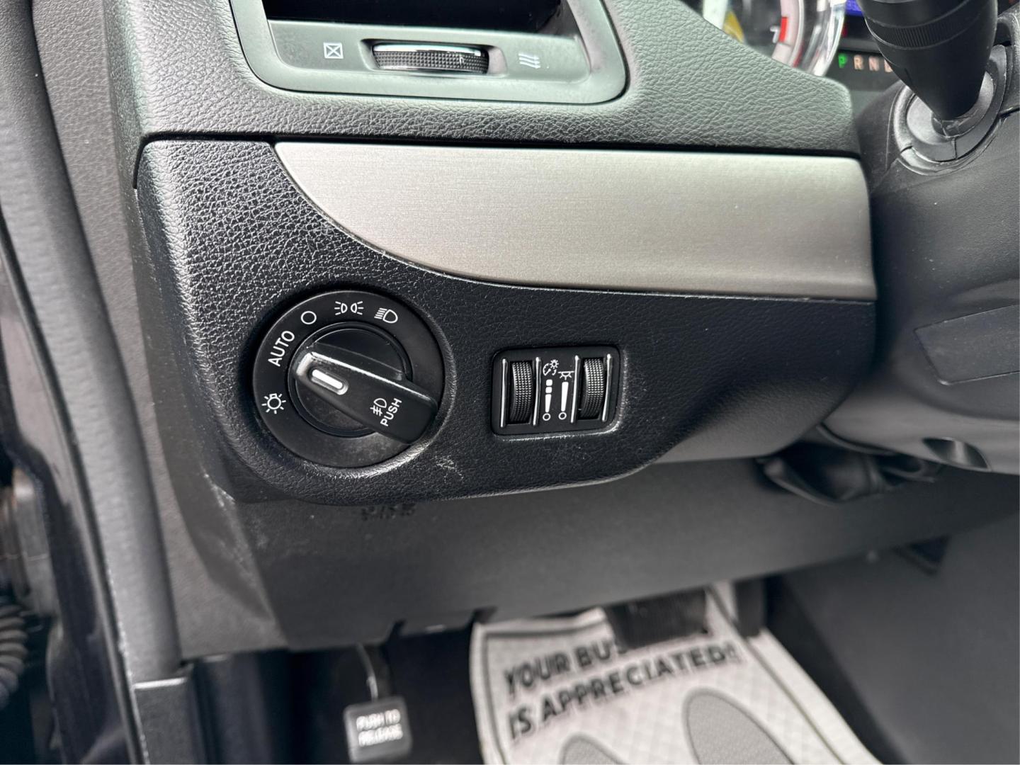 2019 BLACK DODGE GRAND CARAVAN (2C4RDGEG6KR) with an V6,3.6L(220 CID),DOHC engine, AUTOMATIC transmission, located at 14600 Frazho Road, Warren, MI, 48089, (586) 776-3400, 42.485996, -82.974220 - Photo#17