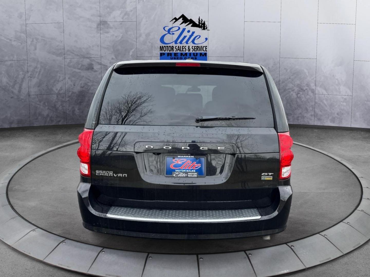 2019 BLACK DODGE GRAND CARAVAN (2C4RDGEG6KR) with an V6,3.6L(220 CID),DOHC engine, AUTOMATIC transmission, located at 14600 Frazho Road, Warren, MI, 48089, (586) 776-3400, 42.485996, -82.974220 - Photo#5